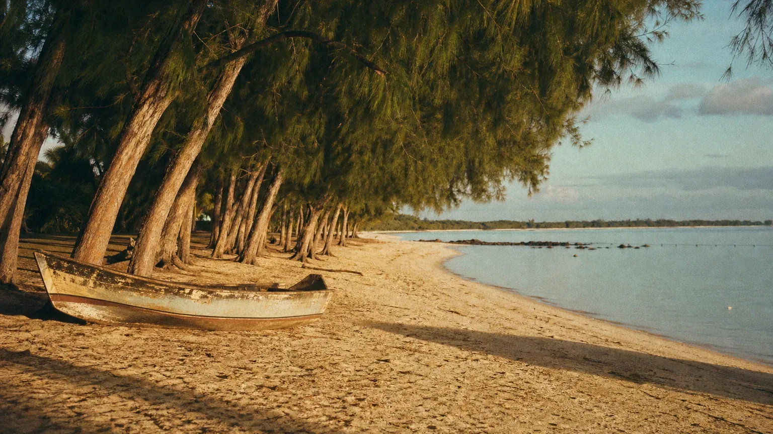 Mont Choisy : la grande plage familiale du nord, sans le vernis carte postale