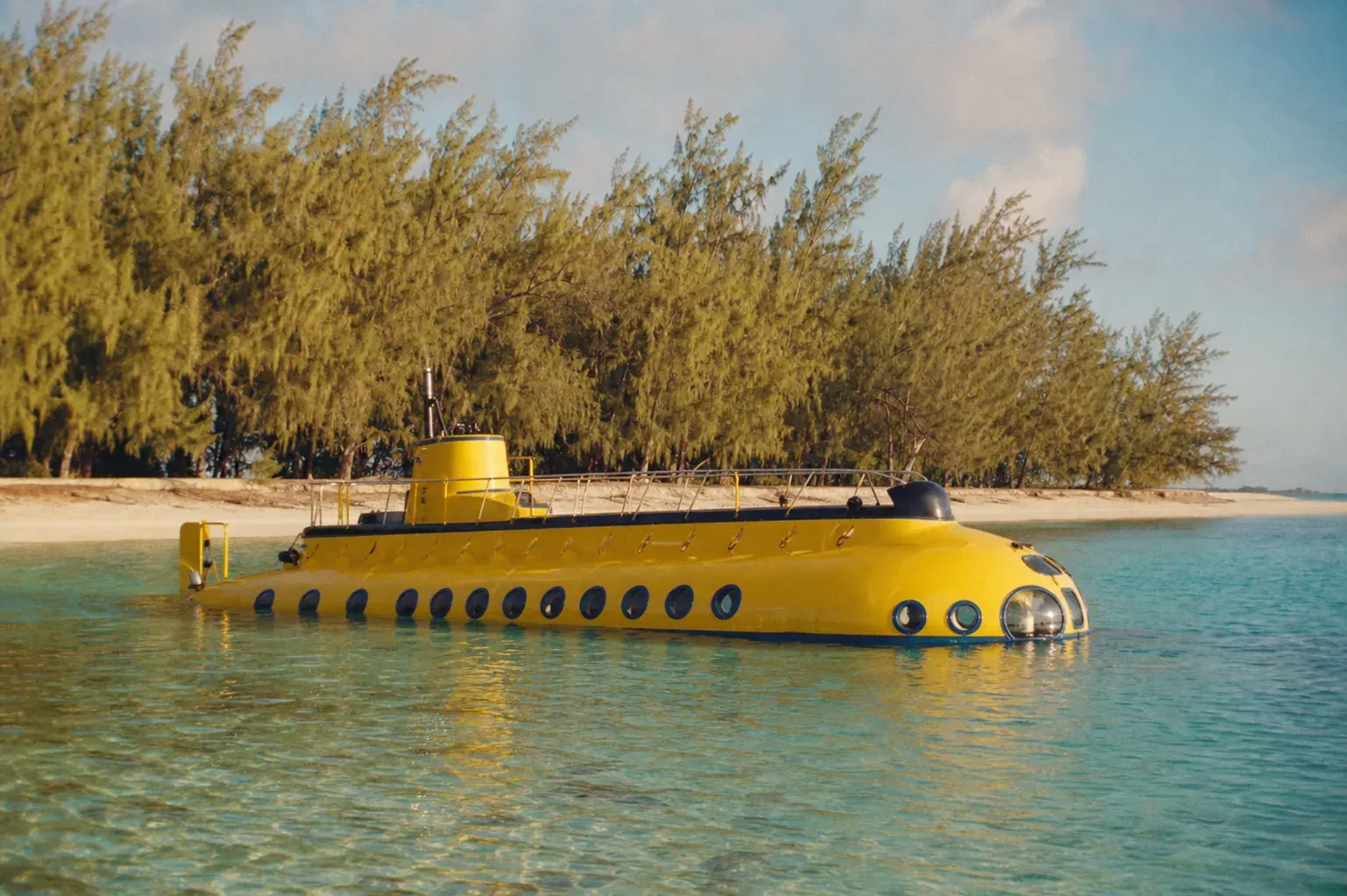 Voir les fonds sans plonger : sous-marin Blue Safari et sea walk