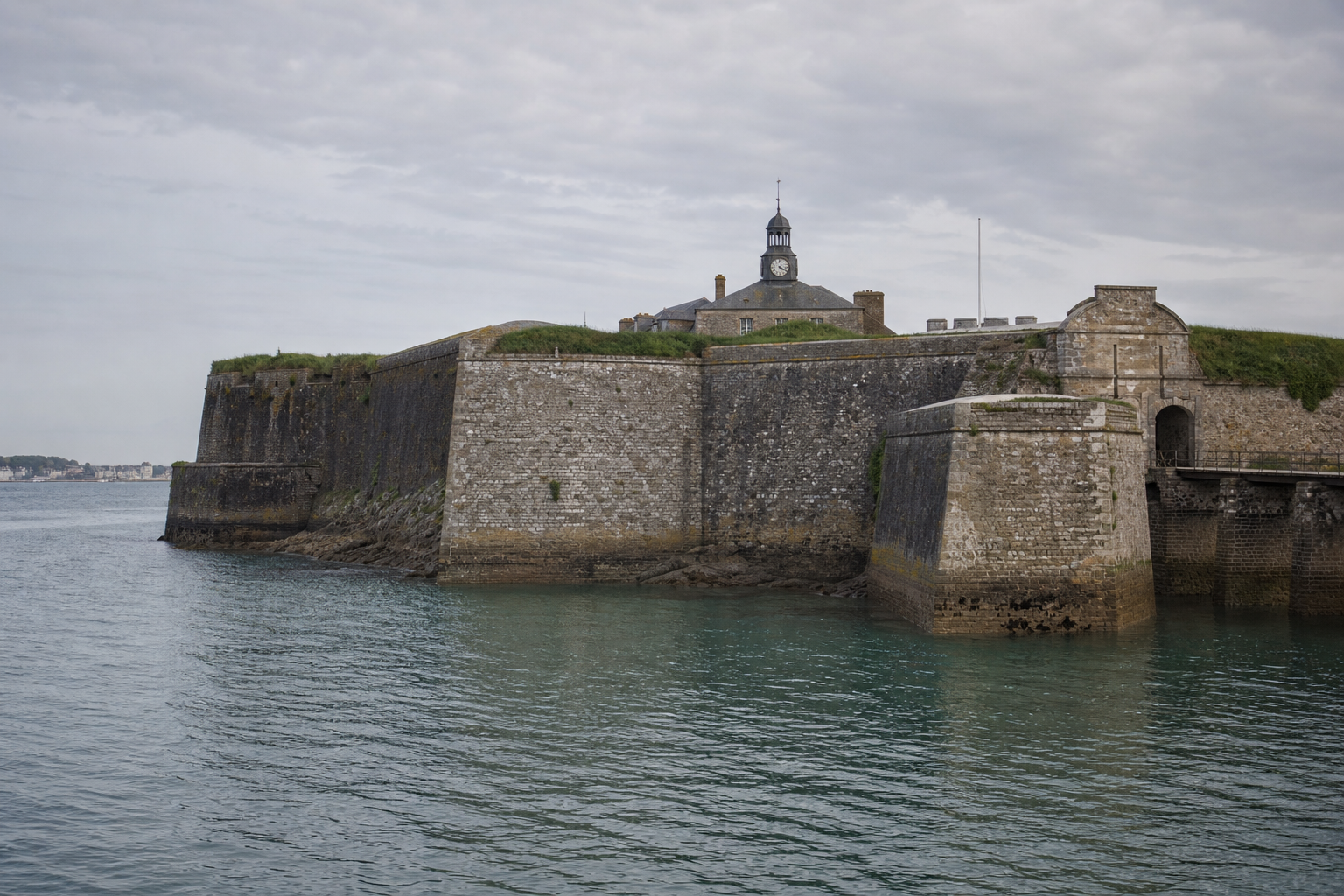 À Port-Louis, les musées se visitent au rythme de la citadelle